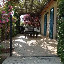 Le Cabanon d'Amandine et Gabriel, hotel em Blauvac