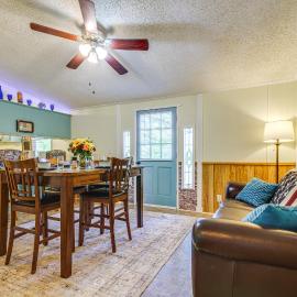 4 Mi to Bennett Spring SP: Dog-Friendly Home!, hotel a Lebanon
