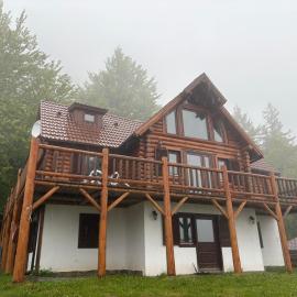 Veresko Villa, hotel in Lacu Rosu