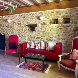 Gîte "Le Chatel" avec piscine, hotel a Prissac