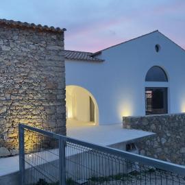 Villa en pierre, hotel a Bicas