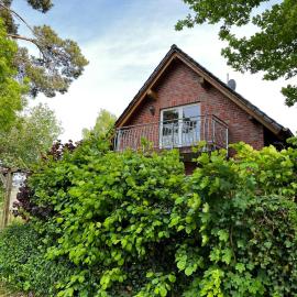 Maisonette Ferienwohnung, fußläufig zum Fleesensee mit eigenem Garten
