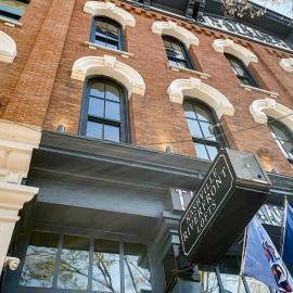 Comfy Family Retreat for 4 in DT Walk to Broadway