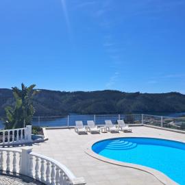 Lago Azul Villas, hotel en Ferreira do Zêzere