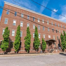 Dream Condo in Desirable West End, Hotel in Nashville