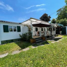 Bungalow avec jardin à côté du port, hotel u gradu Sje