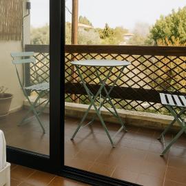 StudioAretiCom Studio to rent in FRONT the lovely SEA fully equipped plagiastudioseu, hotel in Nea Plagia