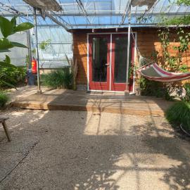 Unique Tiny House close to Ams Airport with Hottub, hotel di Rijsenhout