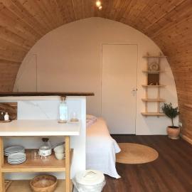 Very unique 'tiny house' with Hottub, Hotel in Rijsenhout