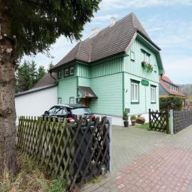 Ferienhaus mit Wellnessbereich in Elend, hotell i Elend