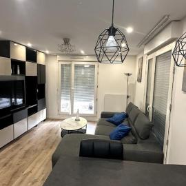 Cozy 3 rooms with terrace between Paris & Disney, hotel in Noisy-le-Grand
