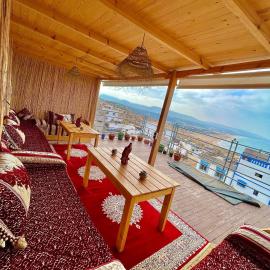 Arinas Surf Hostel: Taghazout şehrinde bir otel