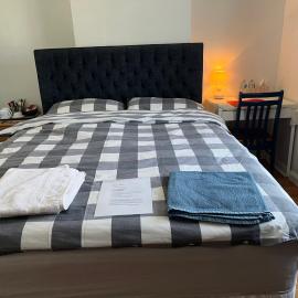 Large Double Bedroom with free on site parking max car length 5 metres