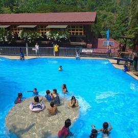Twin hearts Resort Pool Cabin 3, хотел в Jasaan