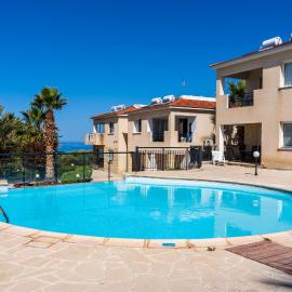 Tala Retreat 2 bedrooms and 2 bathrooms with pools, hotel din Tala