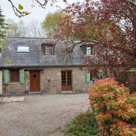 La Bureliere- Holiday home for families, groups and couples، فندق في Gorron