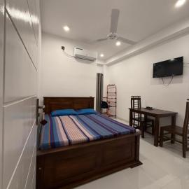 CROWN PLAZA Open Door