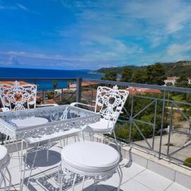 Maison Ciel, hotel in Agia Paraskevi