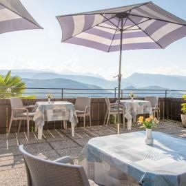 Pension Latemar, hotelli kohteessa Caldaro