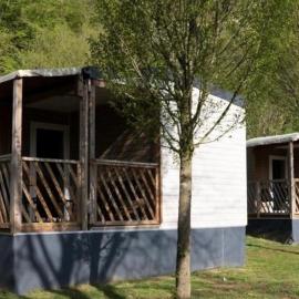Lodge Camping De la vallée、デュルビュイのホテル