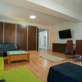 Pipera Stadion, hotel in Voluntari