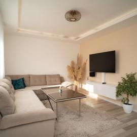 Skywalk House, khách sạn ở Mostar