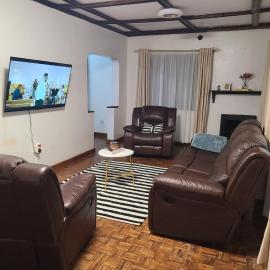 Nest Luxe - Milimani, Kitale Private Home, hotel i Kitale