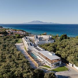 Magique Bleu Suites, hotel a Tragaki