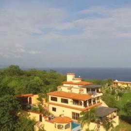 Casa Xcaanda, oceanfront with private pool, hotelli kohteessa Puerto Ángel