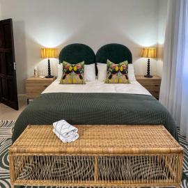 Stunning Home in Hermanus Town Centre, hotel v destinácii Hermanus
