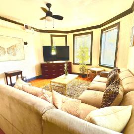 Midway Hideaway -Cozy 1BR- parking