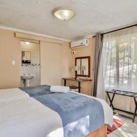 St Lucia Safari Lodge Holiday Home, hotell i St Lucia