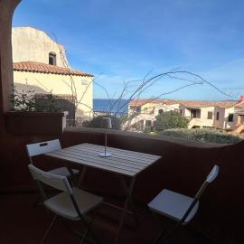 CASA VIOLA Two-room apartment with a sea view โรงแรมในLa Marmorata