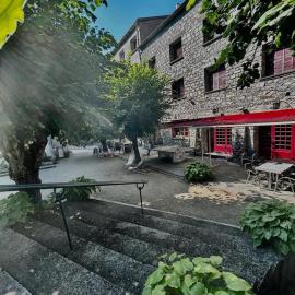 Hôtel - Pub Le Petit Bosquet, hotel v mestu Santo-Pietro-di-Venaco