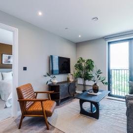 Modern City Apartment with Workspace Walk to Station & Centre, hotel in Beeston Hill