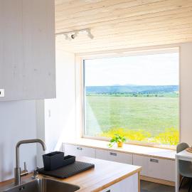 Ferienhaus am Flugplatz, umgeben von Natur, hotel in Kühndorf