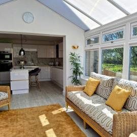 Modern townhouse with easy access to London