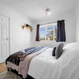Fuchsia - 2 bedroom flat - Colchester, London