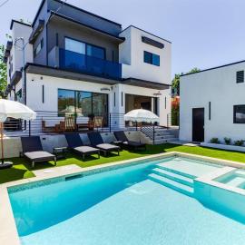 Charming Encino Retreat w/ Pool