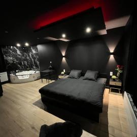 Atypical romantic room, hotel in Jassans-Riottier