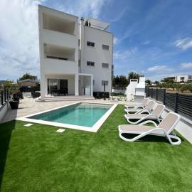 VILA VASILJ dein eigener Pool oder dein eigener Whirlpool mit Aussicht, dein Urlaub, deine Privatsphäre, deine Wahl