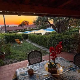 Alloggio incantevole con piscina, hotel en Ricadi
