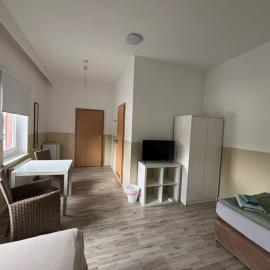 Doppelzimmer-Bad-Kühlschrank-Parkplatz-10, hotel v destinácii Meine