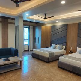 Tanwar Hotel & Restro, hotel di Khandela