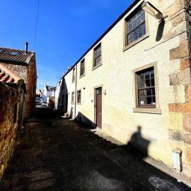 Rose Wynd Cottage-Close to beach