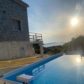 FRUIT Eco Villa, hotel in Avliótai