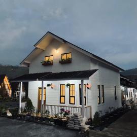 Mahkota Swiss Villa Dieng, hôtel à Diyeng