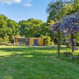 Independent rural detached annexe with free private Parking