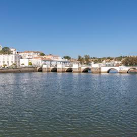 STUDIO LARGO, Town Centre, hotel v destinaci Desbarato