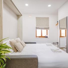 Private suite 5 with shared kitchen at the New Casa Vittoria by SF Homes、Cospicuaのホテル